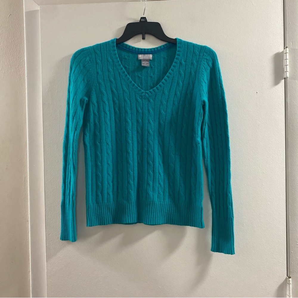 JCPenney Turquoise V-Neck Merino Wool Sweater‎